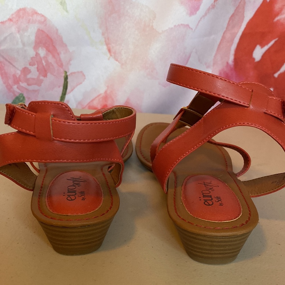 Sandals - Picture 4 of 4
